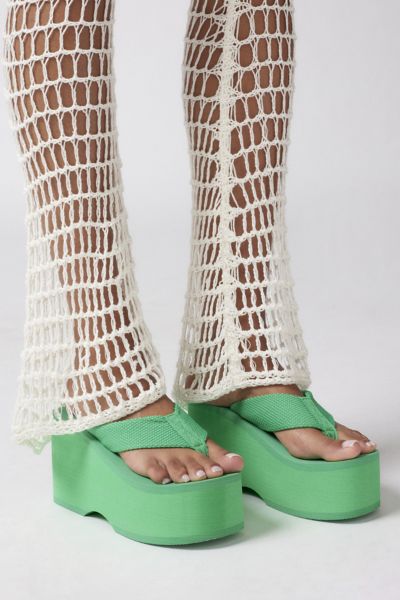 Jeffrey Campbell Wavin Platform Thong Sandal In Green