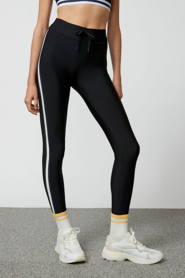 The Upside High-Waisted Midi Legging  Urban Outfitters Mexico - Clothing,  Music, Home & Accessories