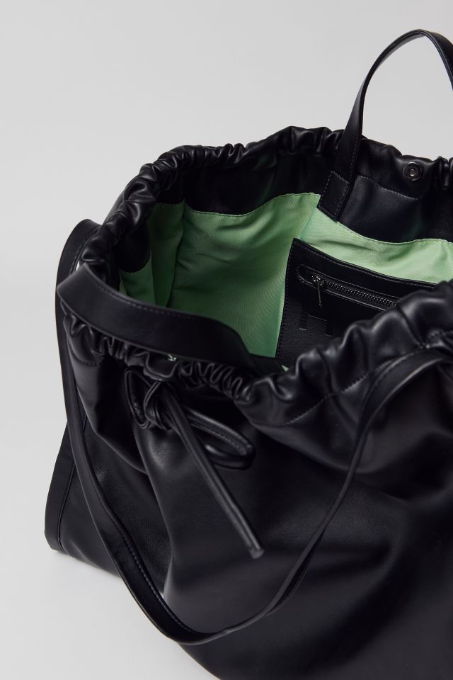 HVISK / SAGE BAG edit for lulu セレクトカラー HVISK Sage Medium Soft Structure Bag | Urban Outfitters