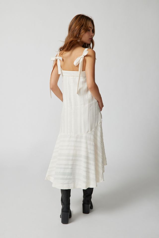 en saison ruffled and ruched midi dress Ruffled + Ruched Midi Dress
