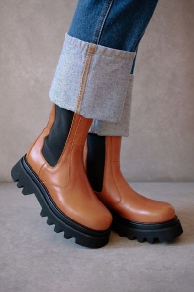 Alohas All Rounder Ankle Boot In Tan