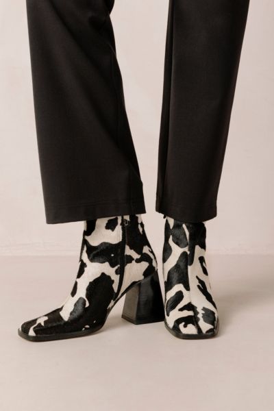 ALOHAS SOUTH LEATHER ANKLE BOOT IN COW, WOMEN'S AT URBAN OUTFITTERS