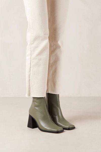 ALOHAS SOUTH LEATHER ANKLE BOOT IN DUSTY OLIVE, WOMEN'S AT URBAN OUTFITTERS