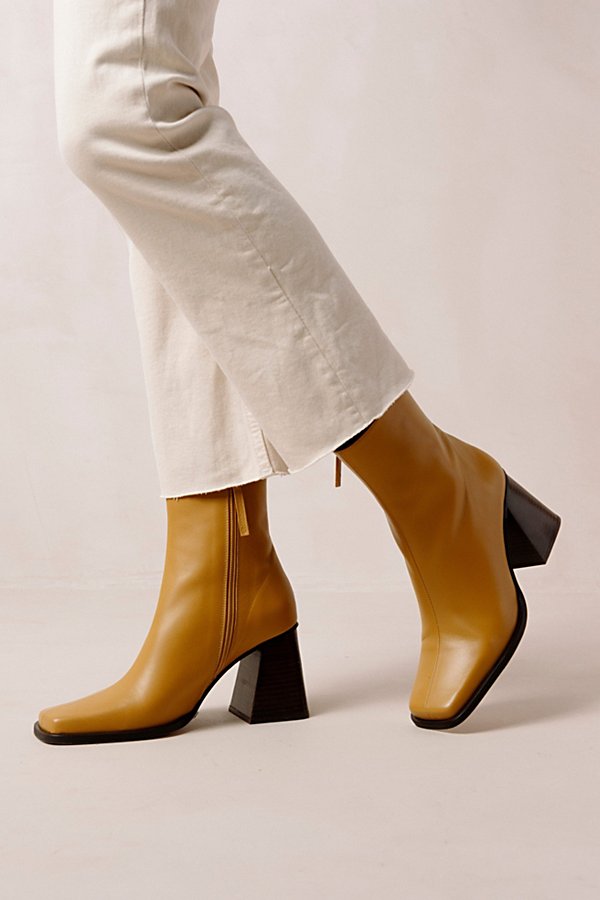 Alohas South Leather Ankle Boot In Marigold Yellow