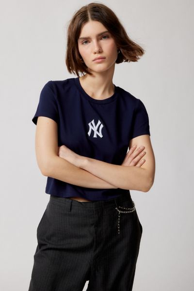 Urban Outfitters Mlb New York Yankees Embroidered Baby Tee in Blue