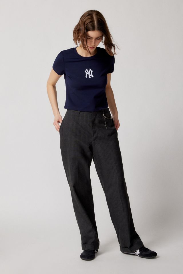 New Era New York Yankees MLB Camp Tee in Cream, Men's at Urban Outfitters