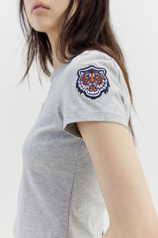 Urban Outfitters Mlb New York Yankees Embroidered Baby Tee in