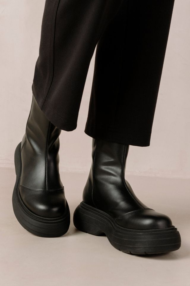 SVEGAN Ink Vegan Leather Platform Ankle Boot | Urban Outfitters