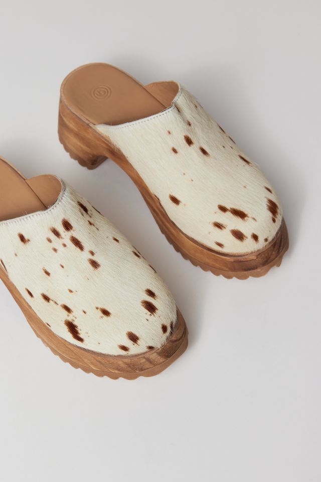 UO Shaina Calf Hair Clog #4