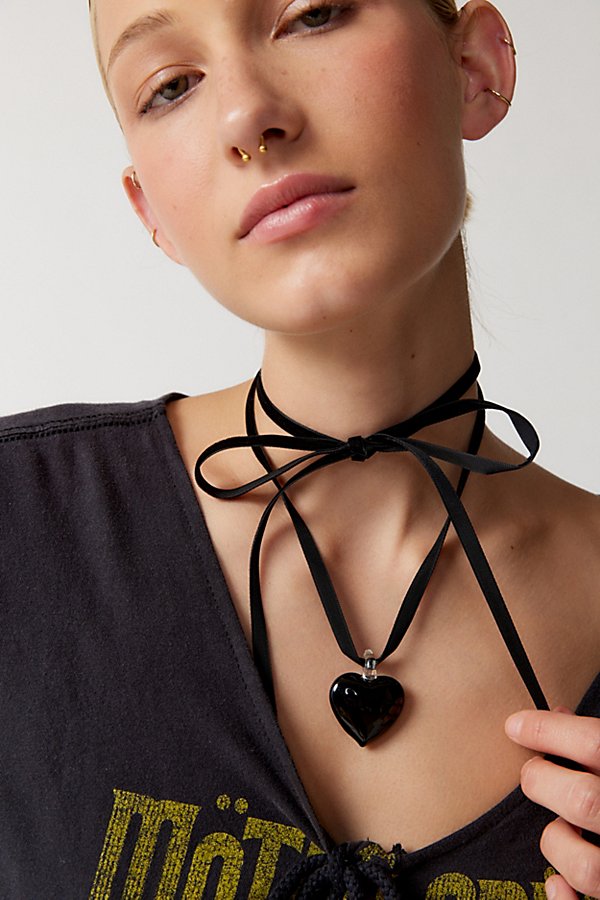 Urban Outfitters Glass Heart Velvet Choker Necklace In Black Heart