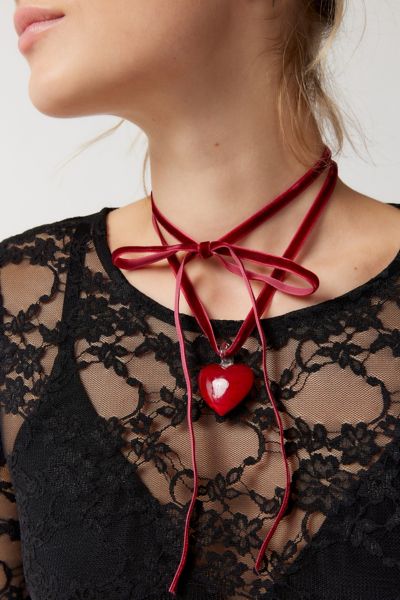 Urban Outfitters Glass Heart Velvet Choker Necklace In Red Heart