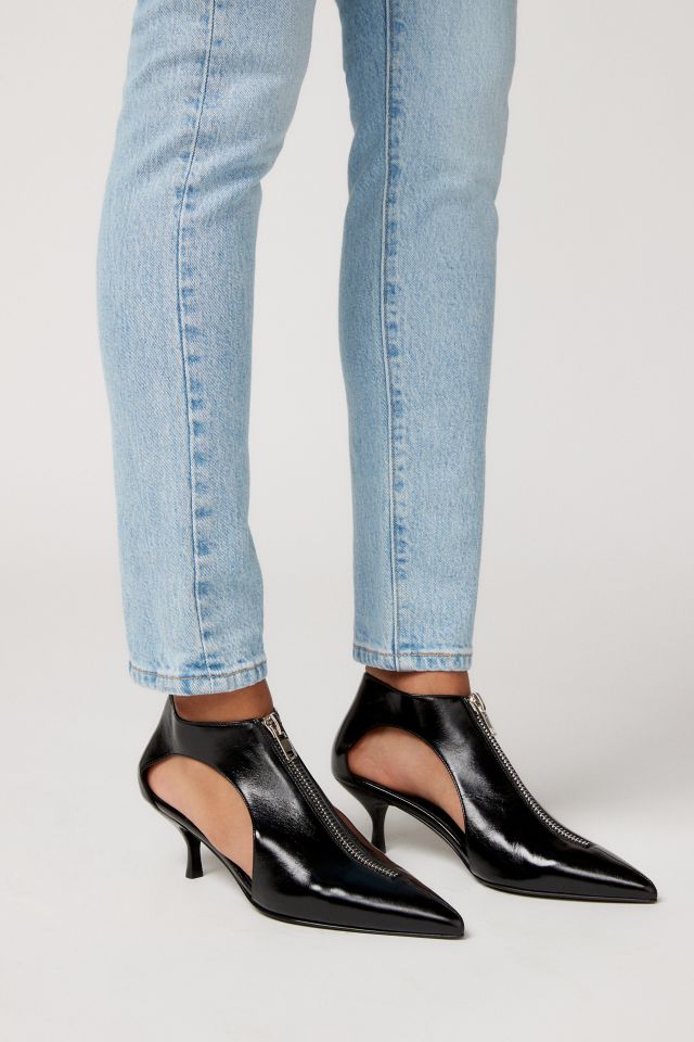 Jeffrey campbell 2025 pointed toe booties