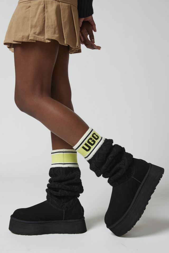 Black sweater outlet uggs