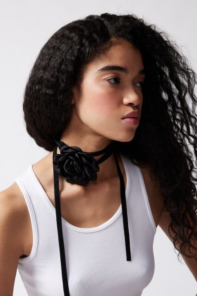 Urban Outfitters Heart Drop Velvet Ribbon Choker Necklace