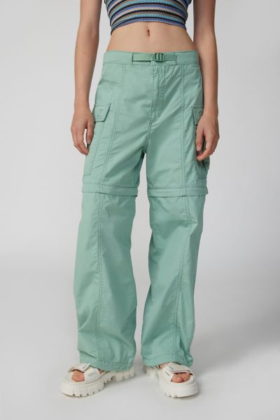 LEVI'S CONVERTIBLE CARGO PANT IN GREEN, WOMEN'S AT URBAN OUTFITTERS