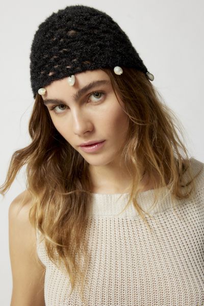 Urban Outfitters Shell Beanie Black |