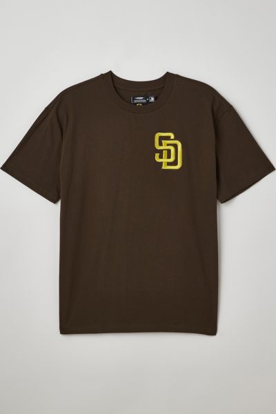 SAN DIEGO PADRES TACKLE TWILL SJ TEE (BROWN) – Pro Standard