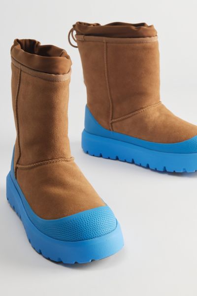 UGG CLASSIC SHORT WEATHER HYBRID BOOT IN CHESTNUT/BIG SKY, MEN'S AT URBAN OUTFITTERS