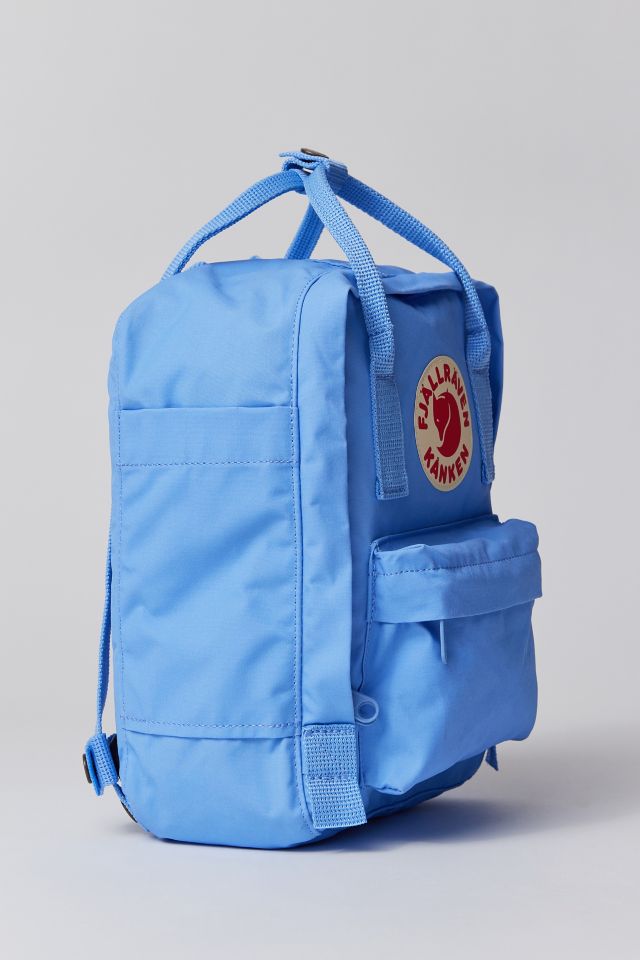 Mini Mochila Fjallraven Kånken Classic  Urban Outfitters México - Ropa,  música, hogar y accesorios