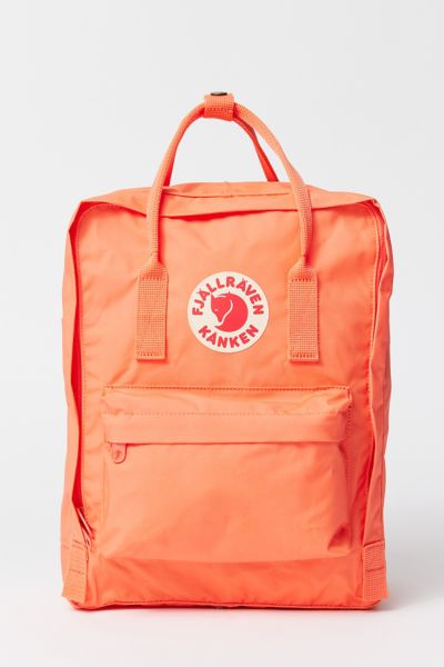 FJALL RAVEN KÅNKEN BACKPACK IN KORALL, WOMEN'S AT URBAN OUTFITTERS
