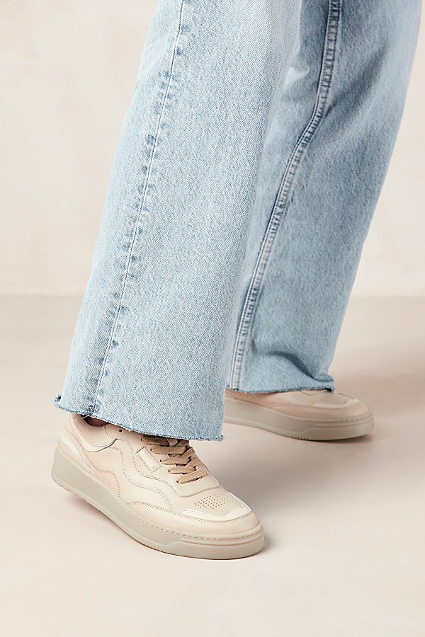 Alohas Tb.87 Leather Sneaker In Onix Cream, Women's At Urban Outfitters