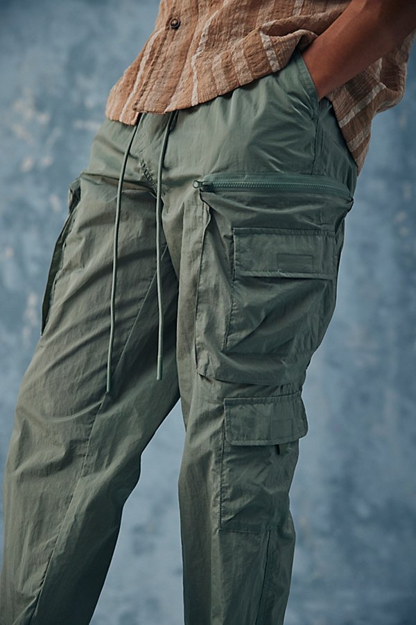 Standard Cloth Crinkle Nylon Technical Cargo Pant In Olive