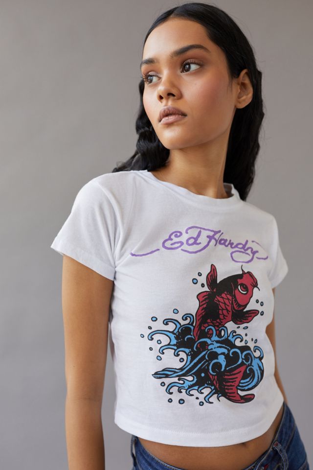 Tomat Land med statsborgerskab rod Ed Hardy UO Exclusive Koi Fish Baby Tee | Urban Outfitters
