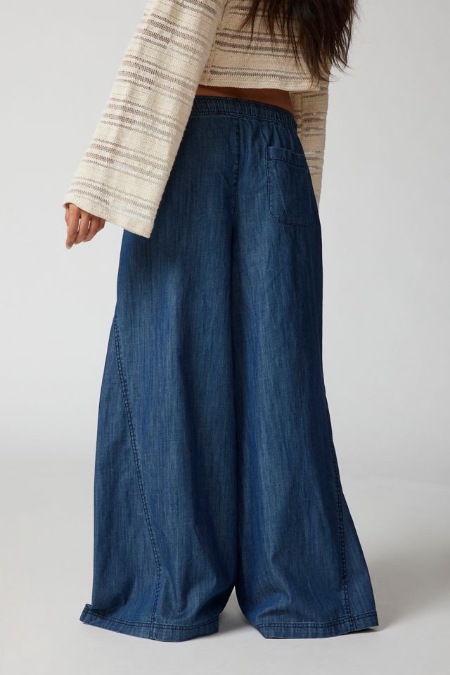 BDG Adriane Pull-On Wide-Leg Jean | Urban Outfitters