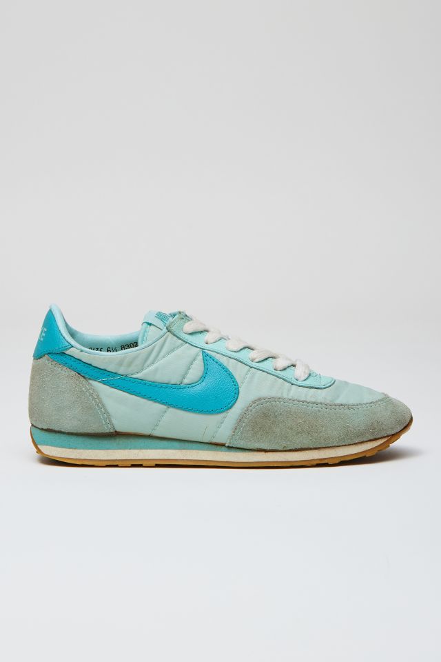 Urban outfitters shop nike sneakers