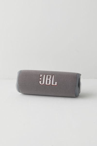 JBL FLIP 6 PORTABLE WATERPROOF BLUETOOTH SPEAKER IN GRAY AT URBAN OUTFITTERS 
