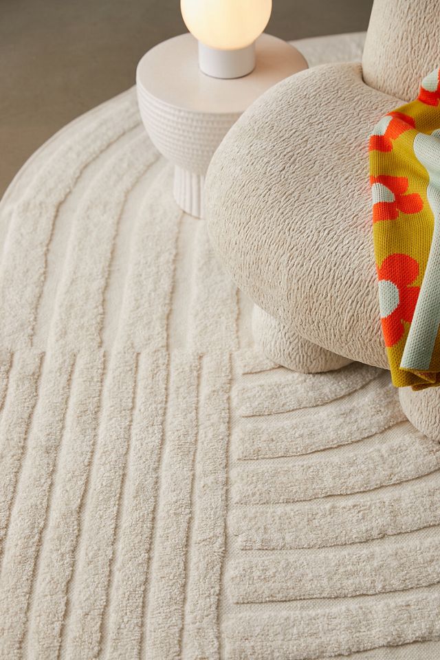 Archie Hilo Tufted Rug | Urban Outfitters Canada