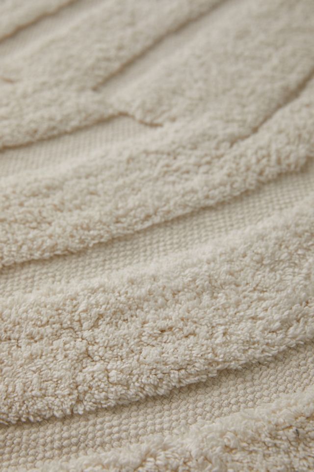 Archie Hilo Tufted Rug Urban Outfitters Canada