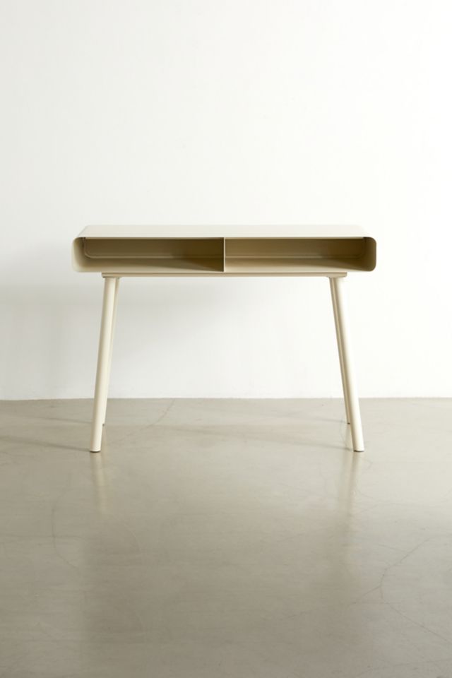 Hugo Desk #1