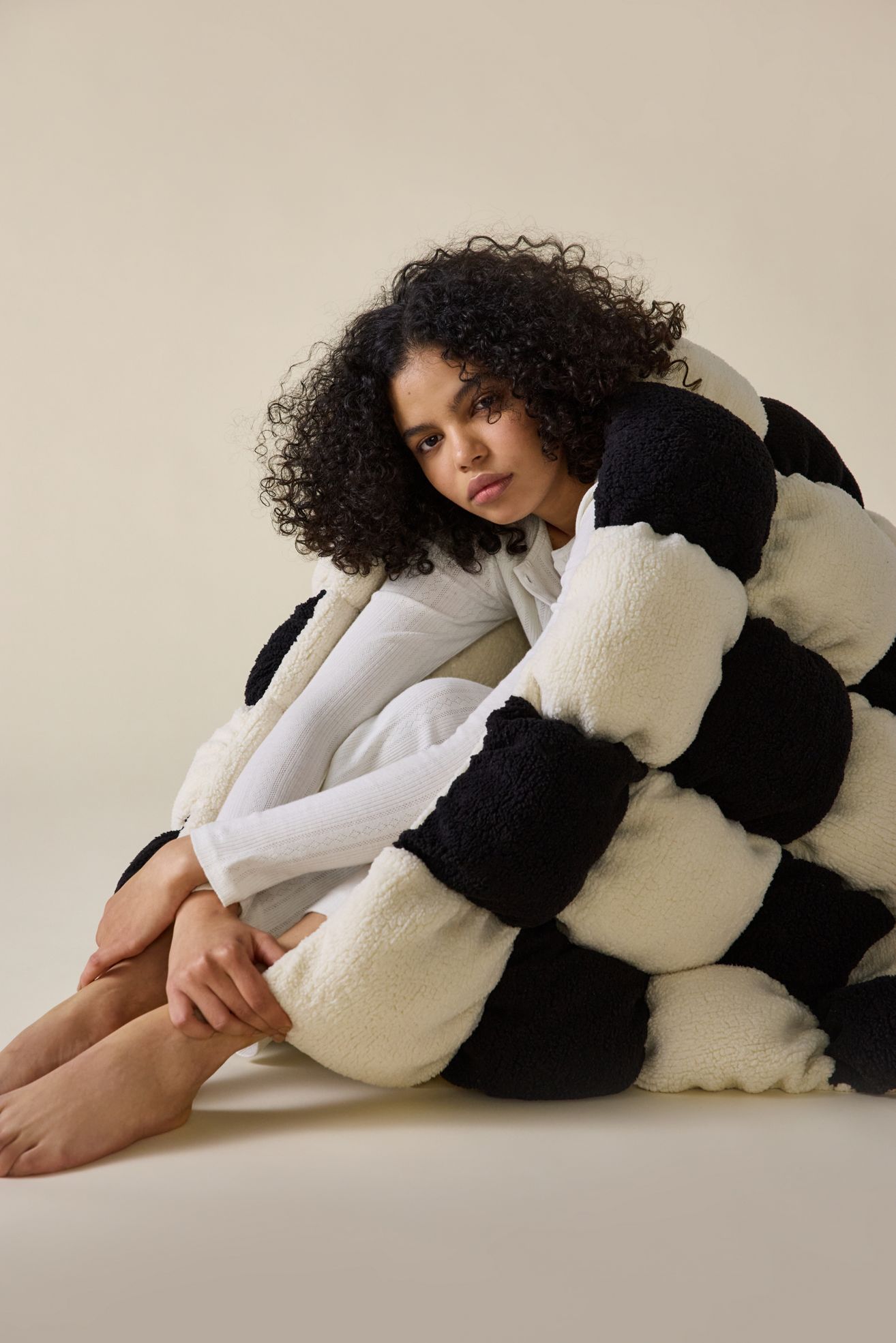 Marshmallow Cloud Fleece Throw Blanket - Black + White, ONE SIZE