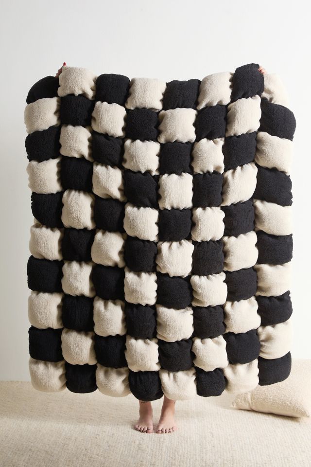 marshmallow-cloud-fleece-throw-blanket-urban-outfitters
