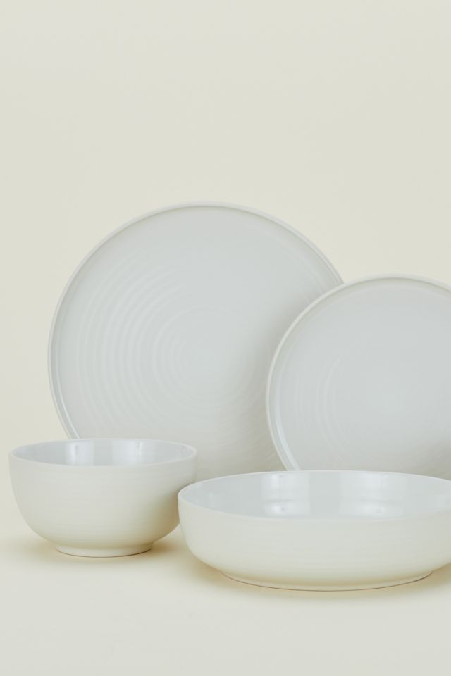 Hawkins New York Essential 16-Piece Dinnerware Set