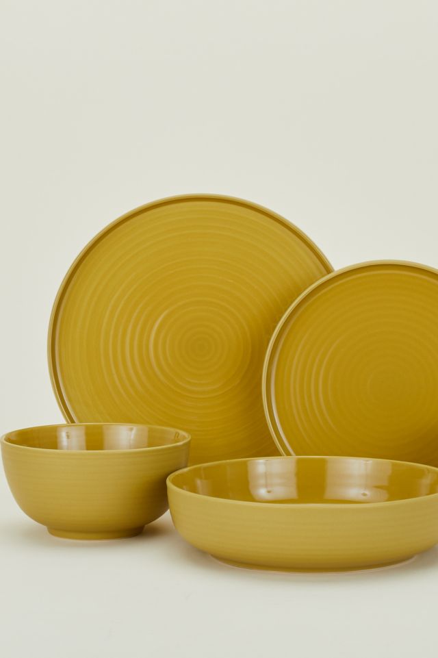 Mustard Stoneware 16-Piece Dinnerware Set