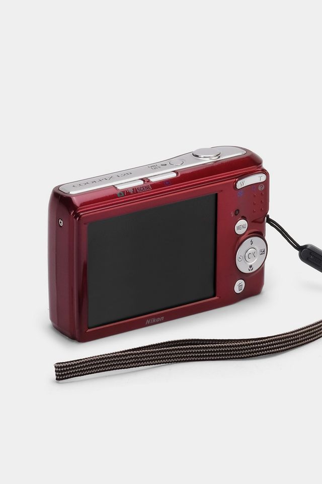 Nikon Coolpix L20 Point and Shoot Digital Camera Refurbished by Retrospekt #2