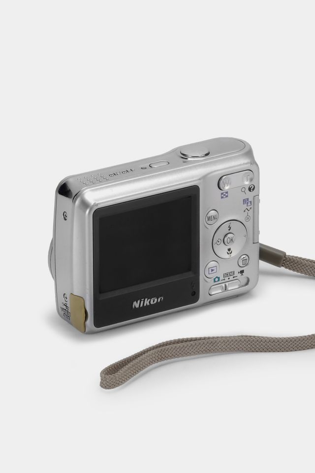 Nikon Coolpix L4 Point and Shoot Digital Camera Refurbished by Retrospekt #2