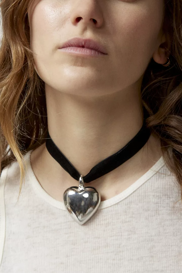 Genevieve Heart Velvet Choker Necklace
