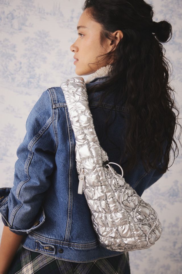 【センスUP】Urban Outfitters Karo Quilted スリングバッグ UO Karo Quilted Sling Bag | Urban Outfitters
