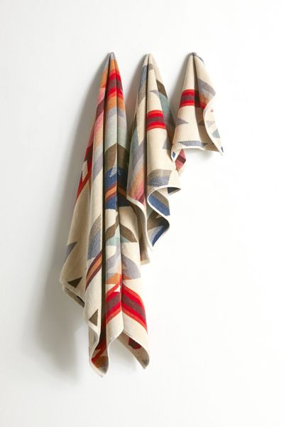 Shop Pendleton Uo Exclusive Bath Towel Set In Wyeth Trail At Urban Outfitters