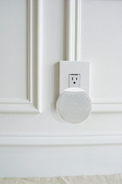 Oc Acoustic Newport Plug-in Outlet Bluetooth Speaker In Gray/white At Urban Outfitters
