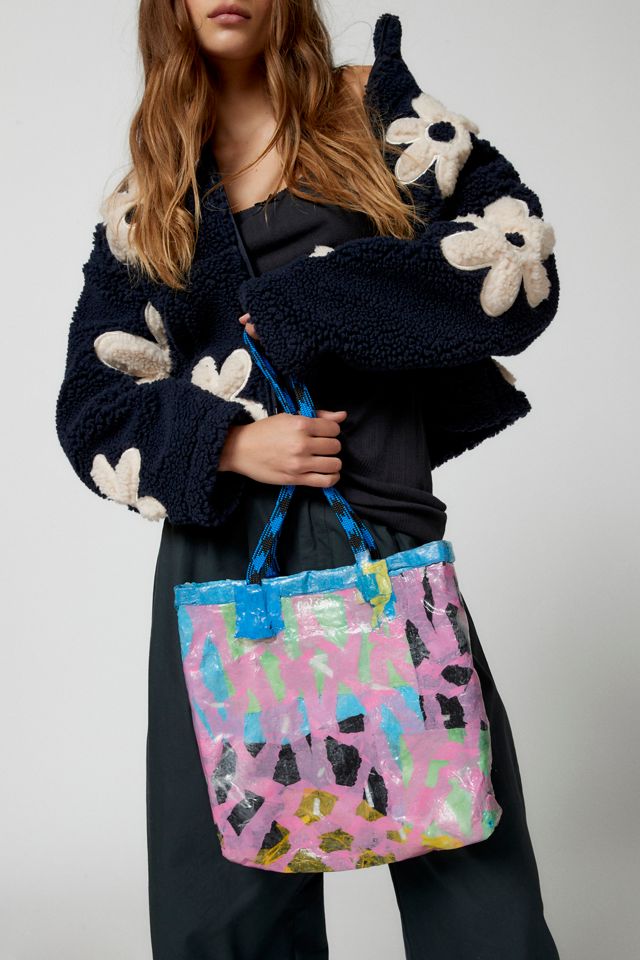 Bolsón Small Recycled Plastic Tote Bag Urban Outfitters