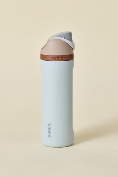 Owala Freesip 24 oz Water Bottle In Calm Waters At Urban Outfitters In Blue