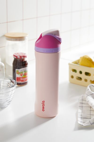 Owala Uo Exclusive Freesip 24 oz Water Bottle In Strawberry Milk At Urban Outfitters In Pink
