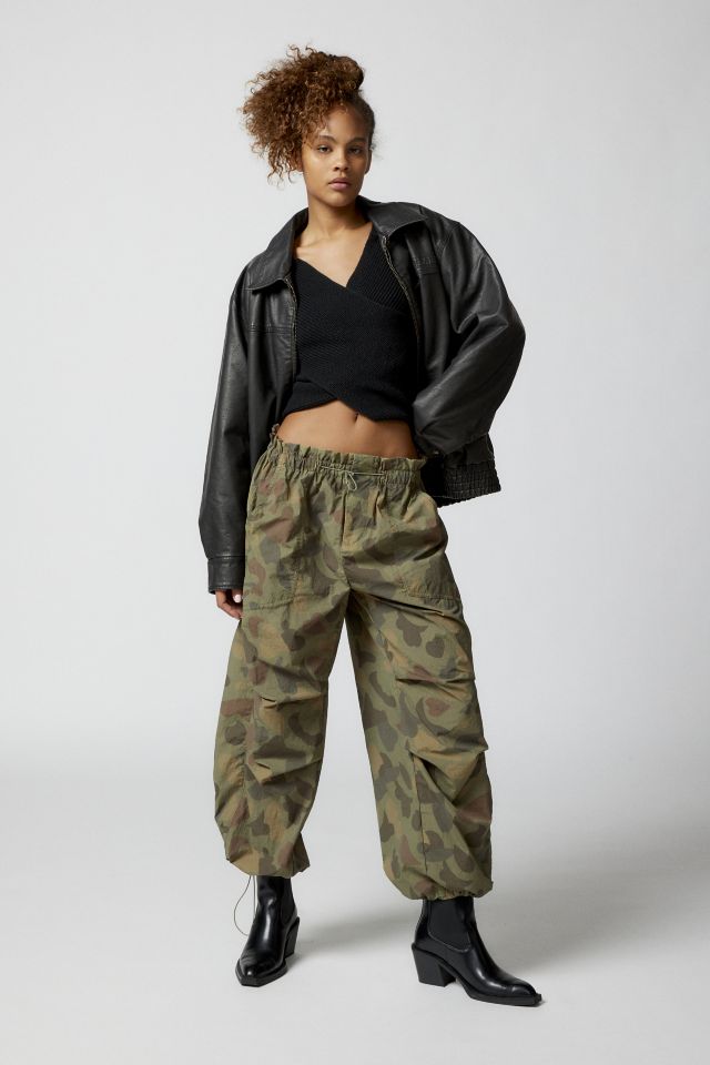 Camo trousers hot sale urban outfitters