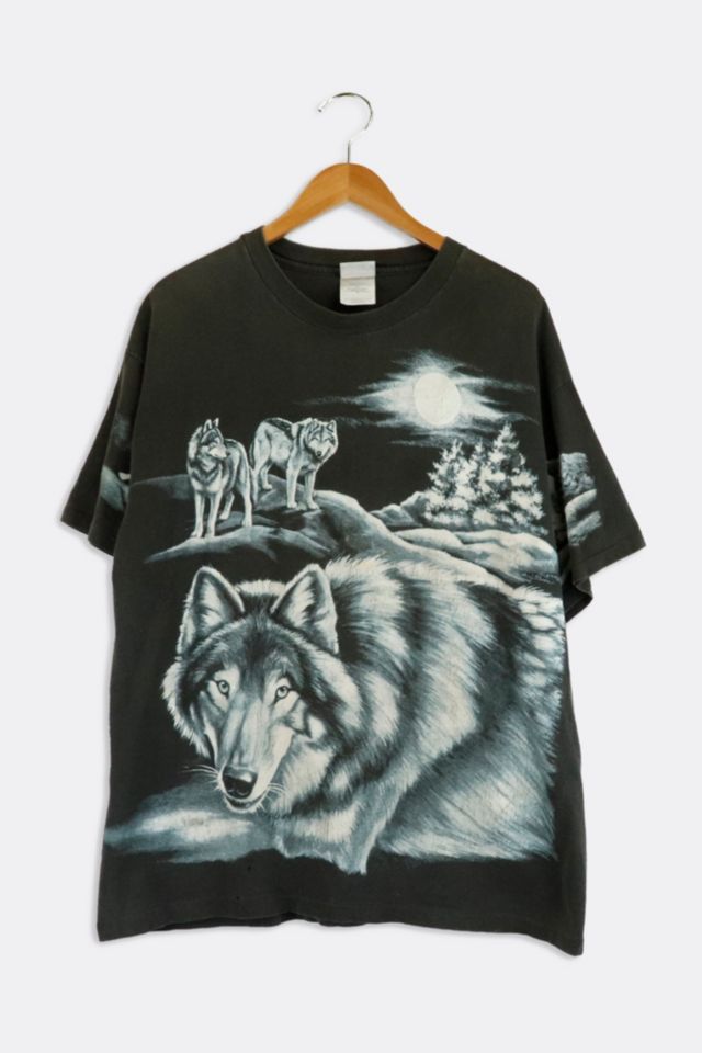 Vintage 1994 Wolves And Moon T Shirt | Urban Outfitters