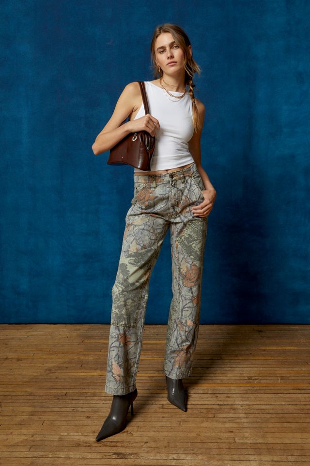 BDG Camo High-Waisted Carpenter Pant | Urban Outfitters