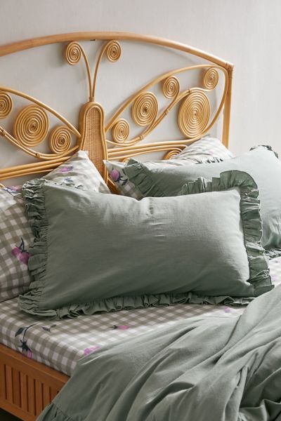 Silk pillowcase hotsell urban outfitters